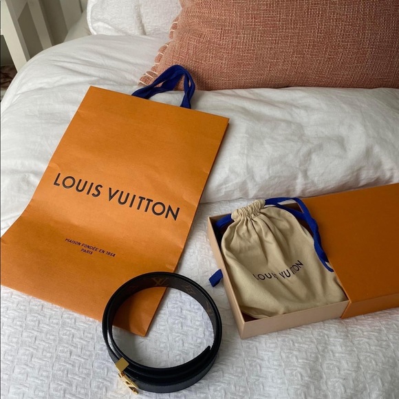 ❌RESERVE❌LV INITIALES 30MM
REVERSIBLE - Picture 3 of 11